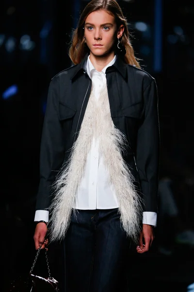 Look 56